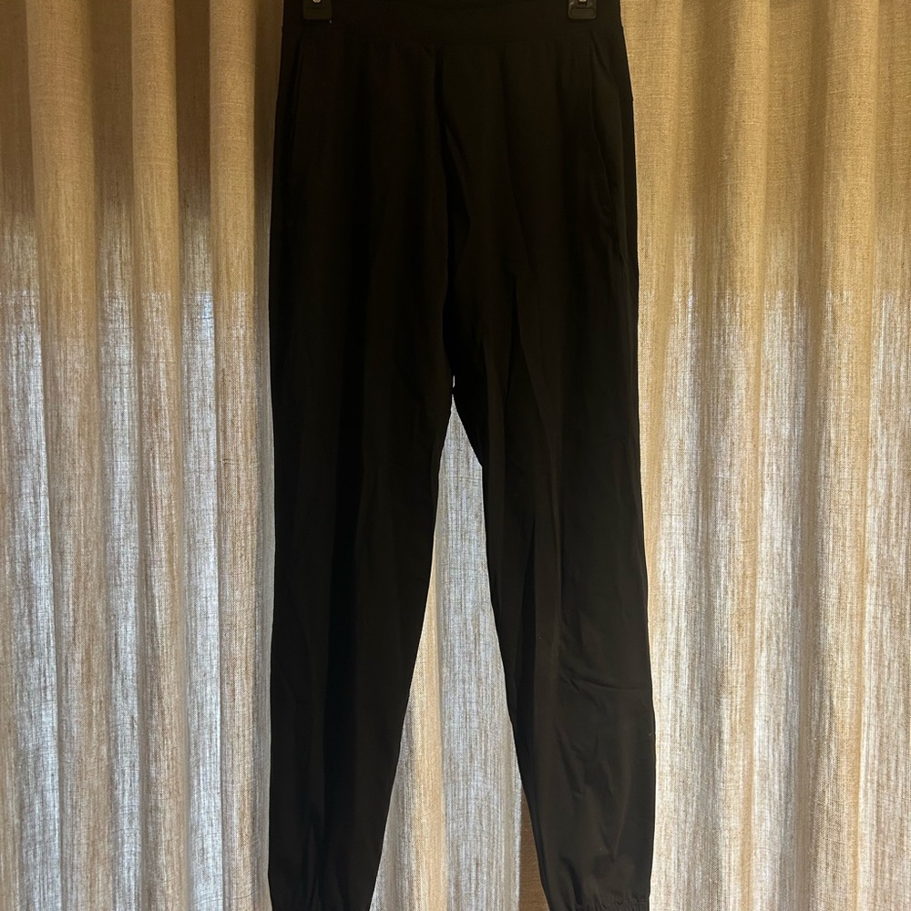 Black Mid-Rise L LuluLemon Joggers